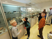 Ministranci w Muzeum Ziemi