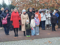 11 listopada, modlitwa przy tablicy ks. mjr. Rudolfa Marszałka